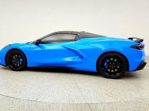 Used 2023 Chevrolet Corvette Stingray Premium Conv w/ Z51 Performance Package RWD image 8