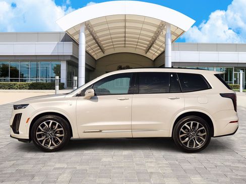 Used 2021 Cadillac XT6 Sport image 3