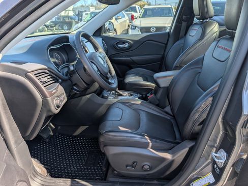 Used 2022 Jeep Cherokee Trailhawk w/ Sun, Sound & Nav Group image 18