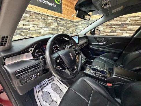 Used 2021 Lincoln Corsair AWD image 12