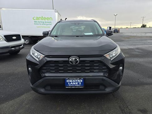 Used 2021 Toyota RAV4 XLE image 2