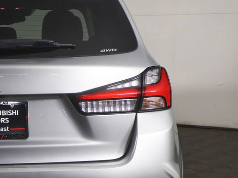 Used 2023 Mitsubishi Outlander Sport ES AWD/4WD image 11