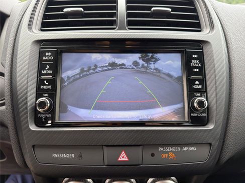 Used 2023 Mitsubishi Outlander Sport ES AWD/4WD image 4