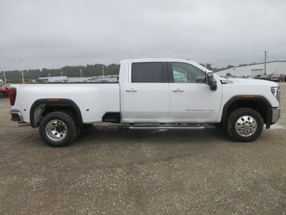 New 2026 GMC Sierra 3500 SLT w/ SLT Premium Package