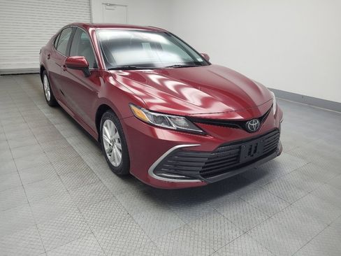 Used 2022 Toyota Camry LE image 13