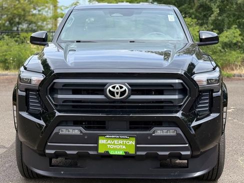 Certified 2025 Toyota Tacoma SR5 AWD/4WD image 8