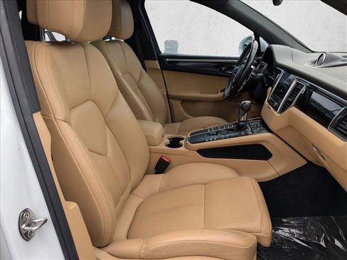 Used 2018 Porsche Macan image 22
