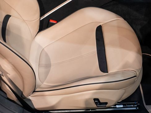 Used 2021 Ferrari Roma image 37