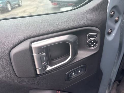 Used 2024 Jeep Wrangler Unlimited Rubicon w/ XTREMEE 35" Tire Package AWD/4WD image 18