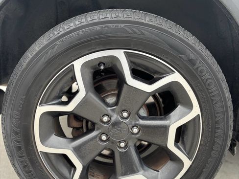 Used 2015 Subaru Crosstrek 2.0i Premium image 9