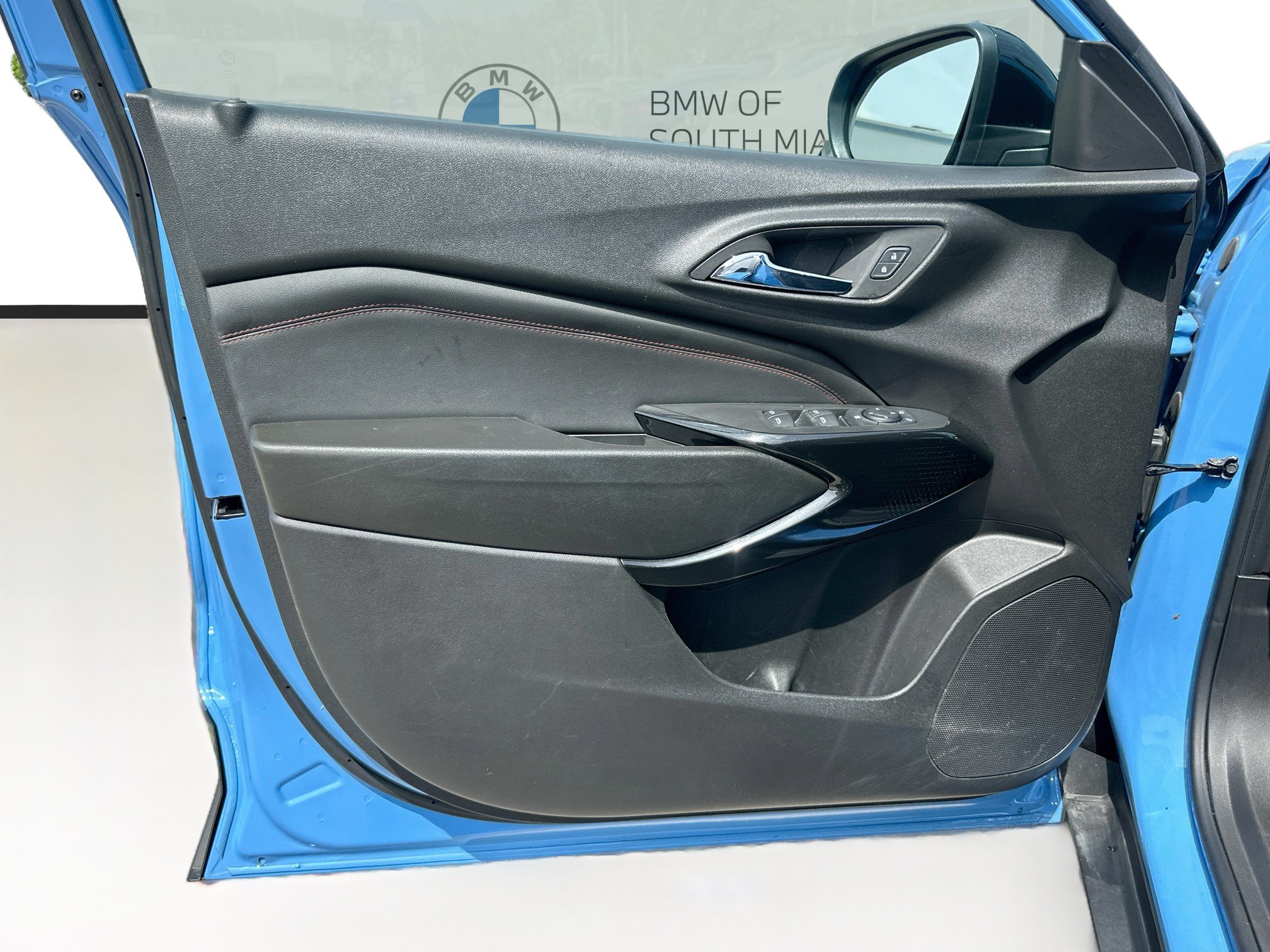 Used 2024 Chevrolet Trax RS FWD image 17
