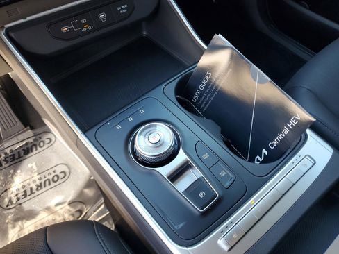 New 2026 Kia Carnival LXS image 23