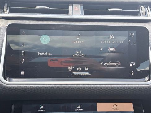 Used 2022 Land Rover Range Rover Velar R-Dynamic S image 9