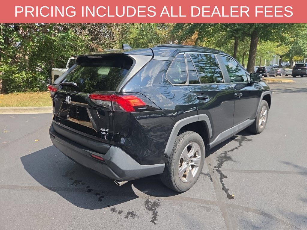 Used 2022 Toyota RAV4 XLE w/ Convenience Package AWD/4WD image 15