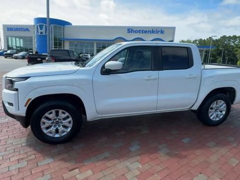 Used 2022 Nissan Frontier SV RWD image 7