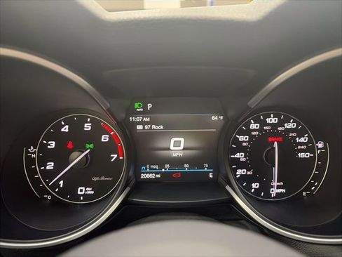 Used 2023 Alfa Romeo Stelvio Ti image 8