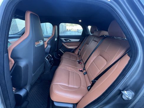 Certified 2025 Jaguar F-PACE R-Dynamic S image 30