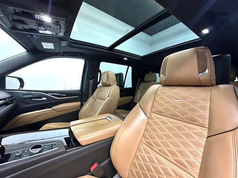Used 2021 Cadillac Escalade Sport w/ Driver Assist Tech Package AWD/4WD image 11
