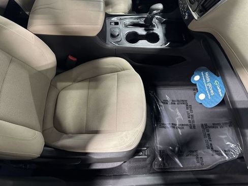 Certified 2023 Chevrolet Traverse LT image 29