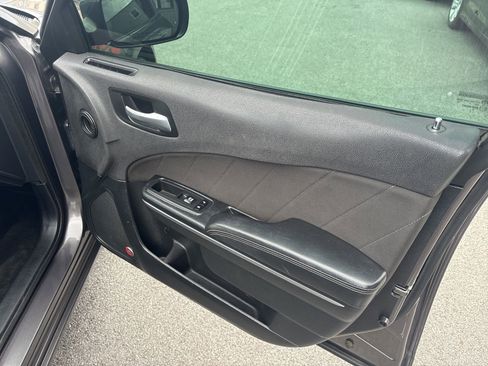 Used 2017 Dodge Charger SXT w/ Rallye Group RWD image 17