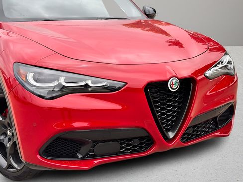 Used 2025 Alfa Romeo Stelvio Sprint AWD/4WD image 27