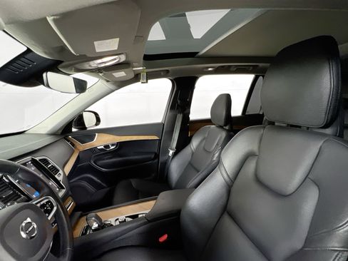 Used 2023 Volvo XC90 B6 Plus image 22