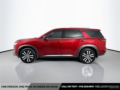 Used 2023 Nissan Pathfinder Platinum w/ Cargo Package image 8