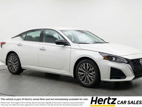 Used 2025 Nissan Altima 2.5 SV FWD image 1