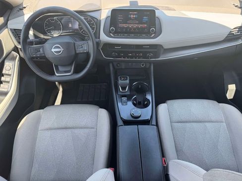 Used 2025 Nissan Rogue SV AWD/4WD image 12