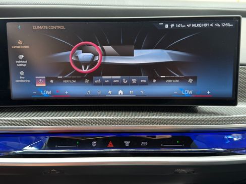 Used 2024 BMW i7 eDrive50 w/ M Sport Package RWD image 34