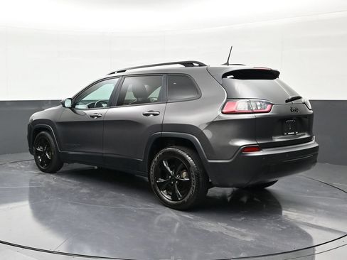Used 2019 Jeep Cherokee Latitude Plus FWD image 3