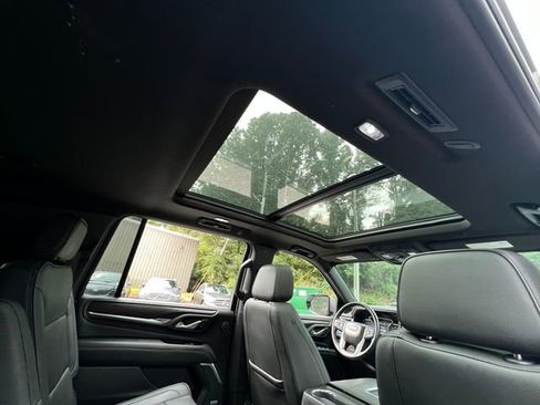Used 2021 GMC Yukon XL Denali w/ Denali Premium Package image 40