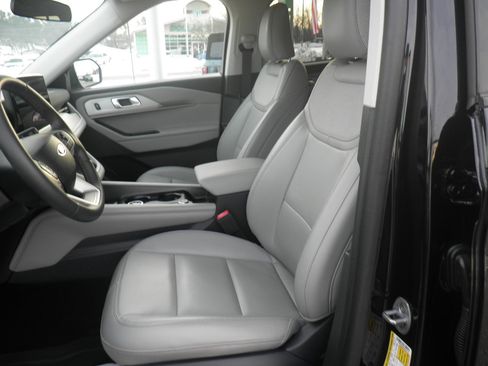 Certified 2025 Ford Explorer Active w/ Active Comfort Package image 14