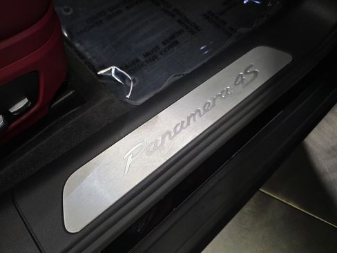 Used 2018 Porsche Panamera 4S image 44