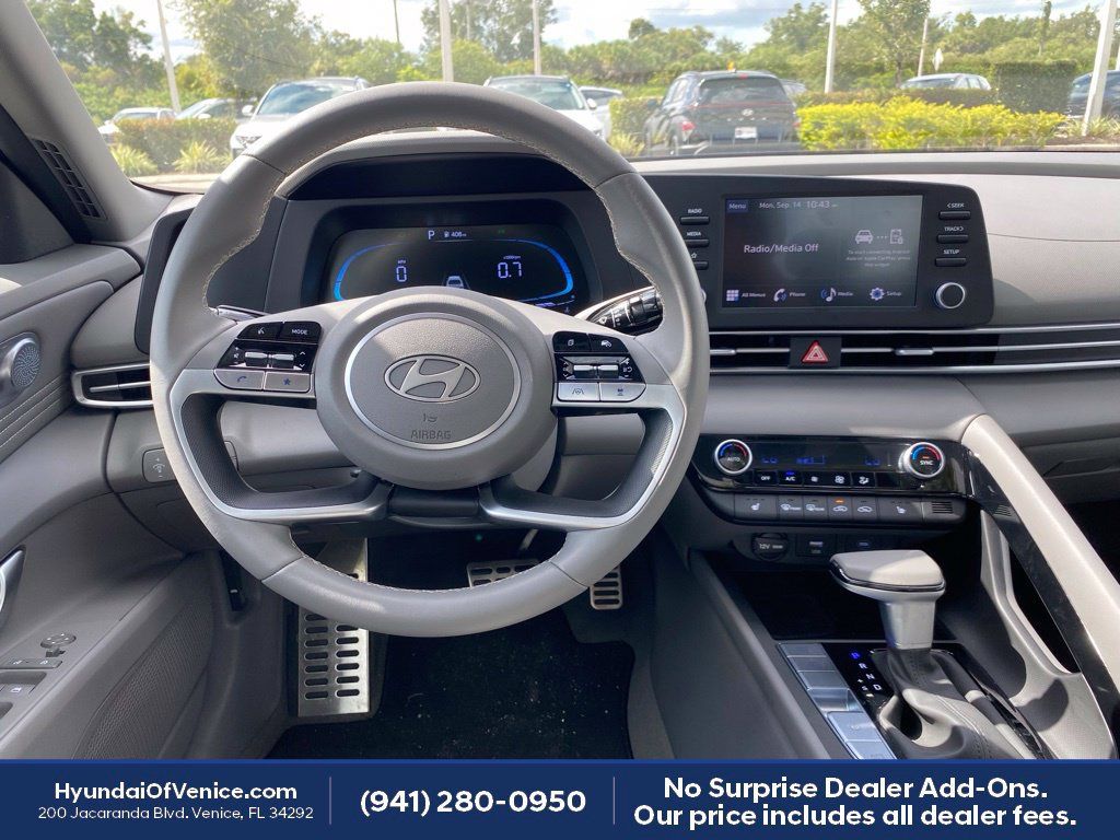 Certified 2026 Hyundai Elantra SEL Sport Premium FWD image 4