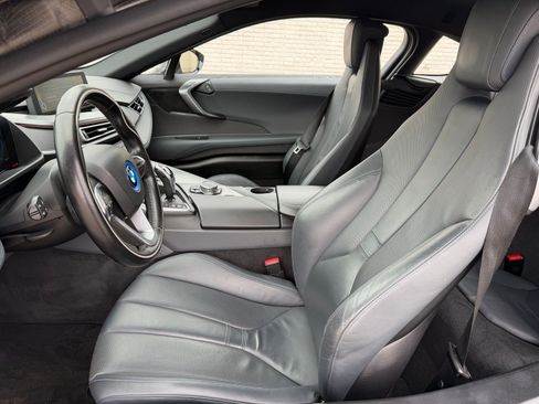 Used 2016 BMW i8 image 20