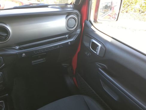 Used 2020 Jeep Wrangler Unlimited Sport S image 17