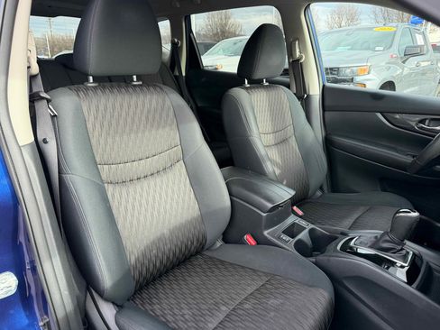 Used 2017 Nissan Rogue SV image 31