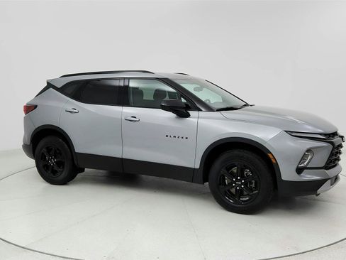 Used 2024 Chevrolet Blazer LT w/ Midnight/Sport Edition FWD image 7