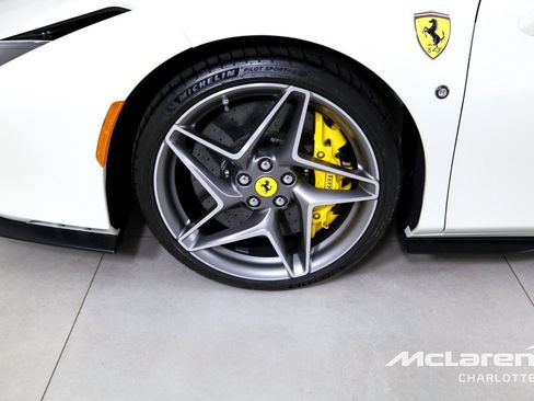 Used 2022 Ferrari F8 Tributo RWD image 32