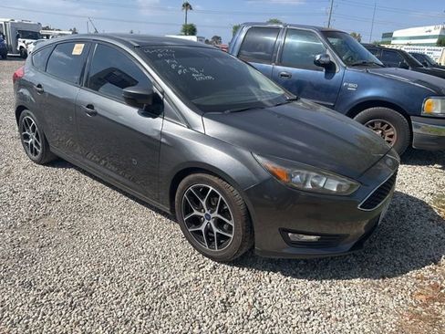 Used 2018 Ford Focus SEL FWD image 4