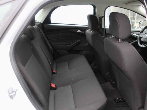 Used 2018 Ford Focus SE image 25