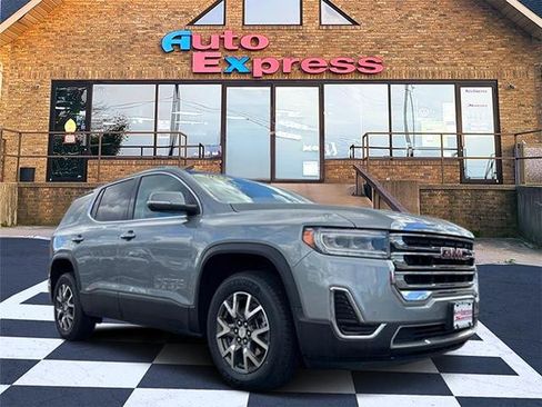 Used 2023 GMC Acadia SLE image 1