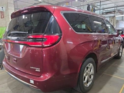 Used 2021 Chrysler Pacifica Limited w/ Premium & Safety Sphere Group AWD/4WD image 6