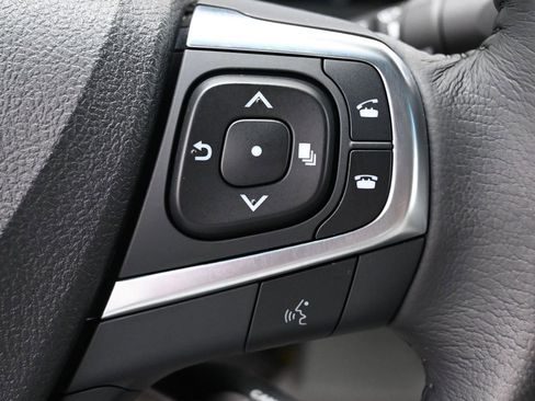 Used 2016 Toyota Camry XLE image 18