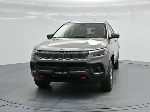 Used 2022 Jeep Compass Trailhawk w/ Trailhawk Elite Group image 55