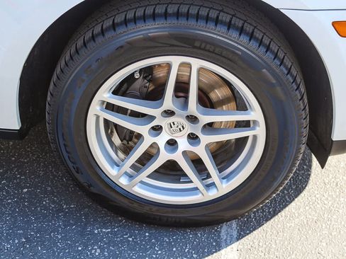 Used 2020 Porsche Macan image 9