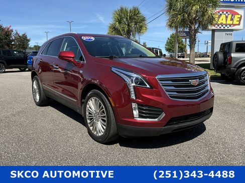 Used 2018 Cadillac XT5 Luxury w/ Driver Awareness Package FWD image 7