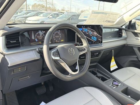 New 2026 Volkswagen Tiguan SE image 10