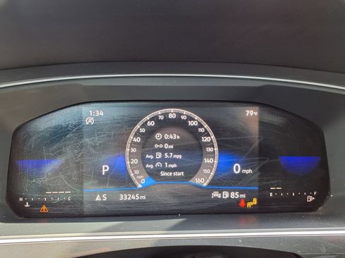 Used 2022 Volkswagen Tiguan SE w/ Panoramic Sunroof Package FWD image 33